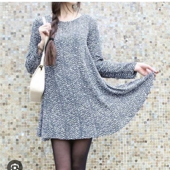 Zara Dresses & Skirts - Zara women’s swing mini Long Sleeve Dress viscose mini black white geometric L